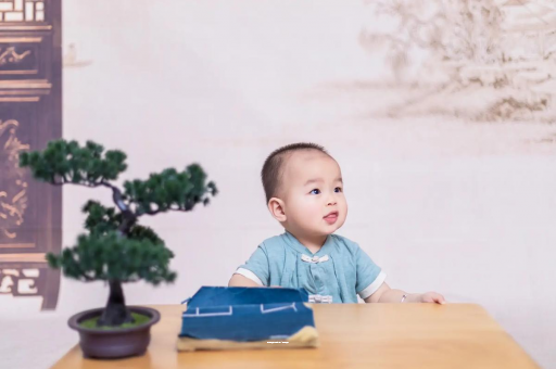 张家口宝宝喊肚子疼怎么回事